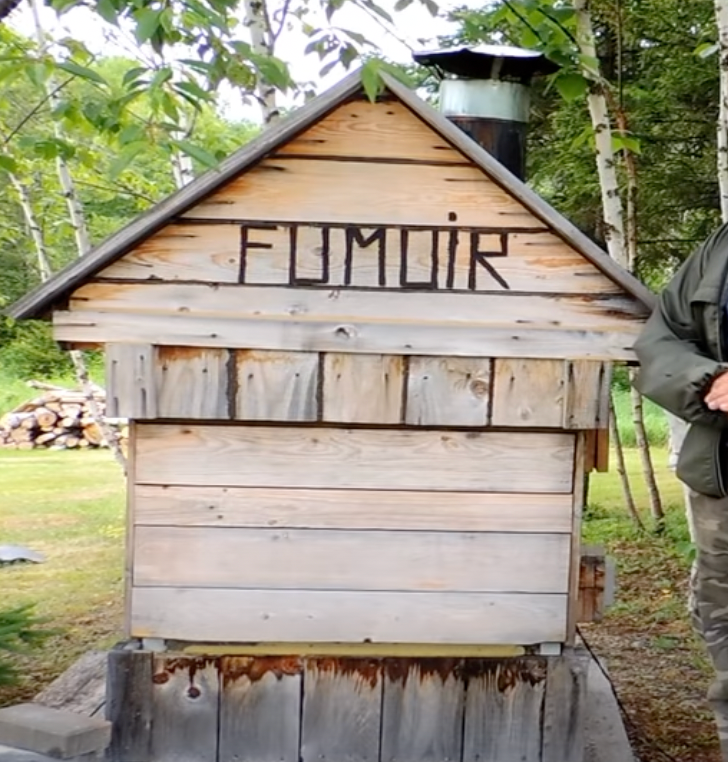 Fumoir maison : comment fabriquer un fumoir à froid ? (modèles et plans)